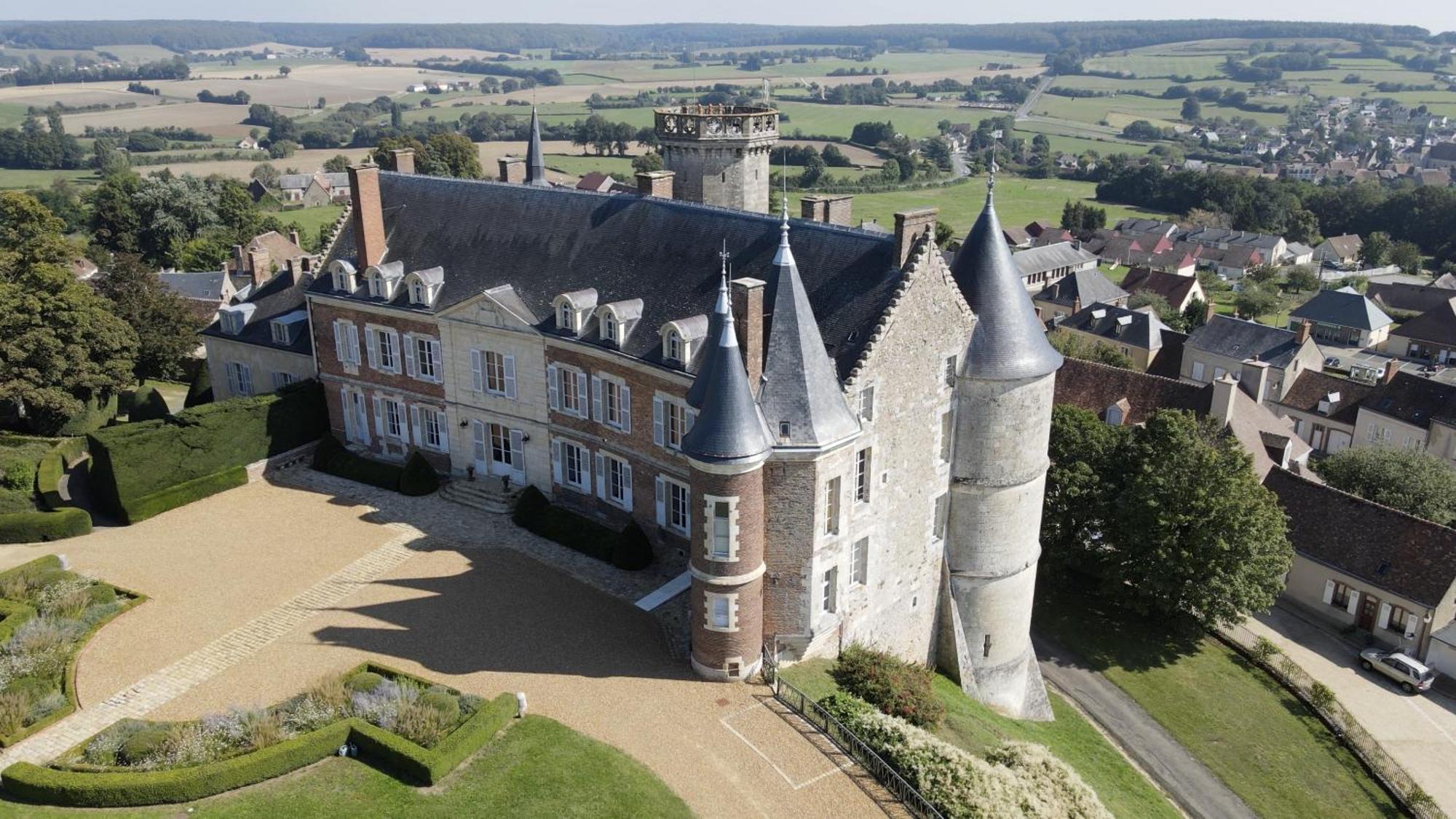 Chateau De Montmirail Holiday home